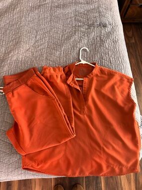 Figs Women's Scrub Set in Auburn
